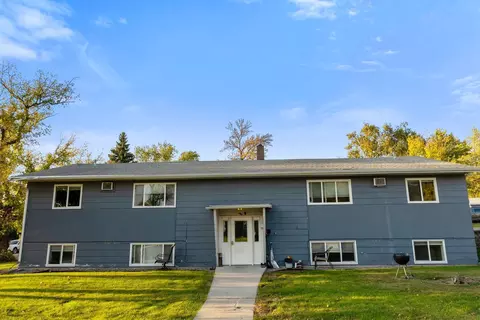 122 1st St NW, Mayville, ND 58257