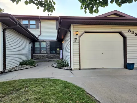 825 S Olson Ave #F, Appleton, WI 54914