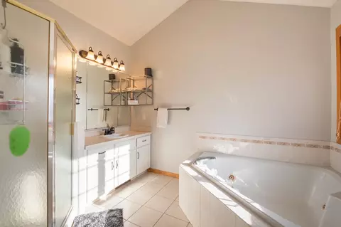 Bath - 11139 Blazingstar Ct, Champlin, MN 55316 photo 4 of 5