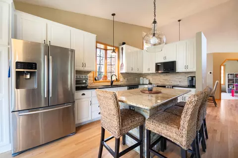 Kitchen - 11139 Blazingstar Ct, Champlin, MN 55316 photo 5 of 7