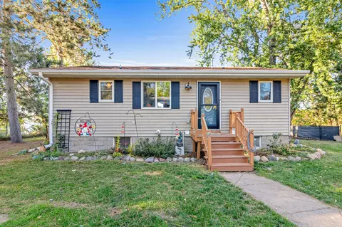 2325 317th Ave NE, Cambridge, MN 55008