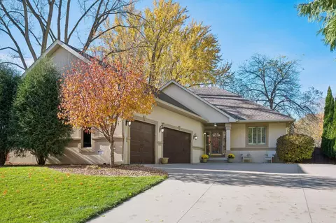 445 Niagara Ln N, Plymouth, MN 55447