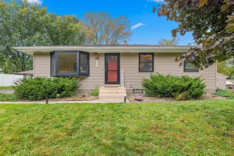 616 Hattie Ln, Woodbury, MN 55125