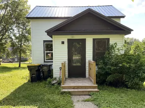 113 1st St SW, Fairfax, MN 55332