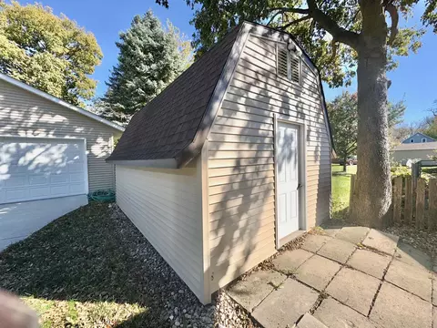 Exterior - 400 4th St N, Marshall, MN 56258 photo 2 of 4