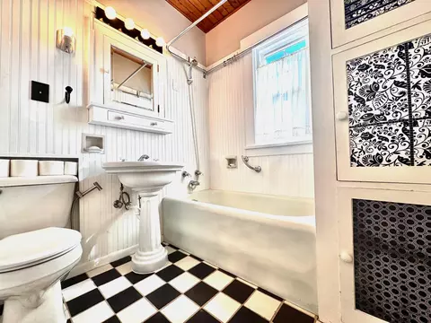Bath - 400 4th St N, Marshall, MN 56258 photo 1 of 2