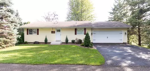 3080 Upper 76th St E, Inver Grove Heights, MN 55076