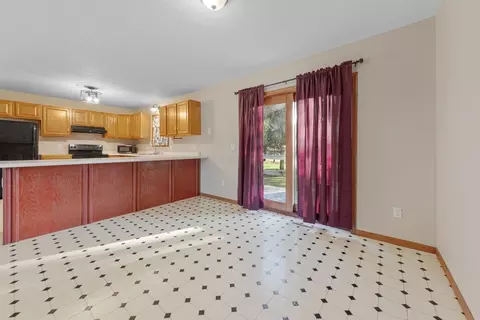 76 Blashack St, Waldorf, MN 56091 photo 7