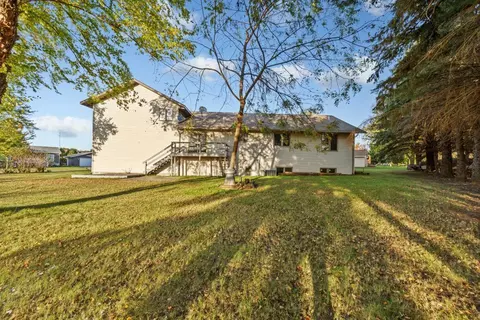 76 Blashack St, Waldorf, MN 56091 photo 2