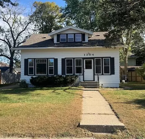 1304 7th Ave, Worthington, MN 56187