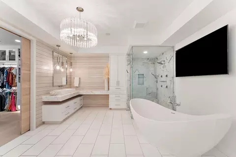 Bath - 3655 Northome Rd, Wayzata, MN 55391 photo 2 of 7