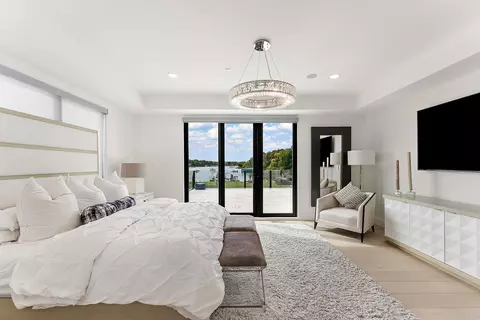 Bedroom - 3655 Northome Rd, Wayzata, MN 55391 photo 1 of 6