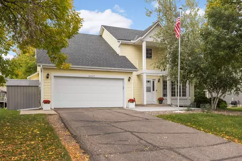 16407 Hutchinson Dr, Lakeville, MN 55044