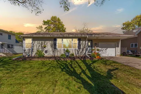 213 10th Ave SE, Waseca, MN 56093