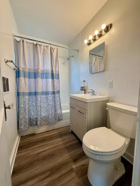 Bath - 1715 SE Marshall St, Albert Lea, MN 56007 photo 1 of 4