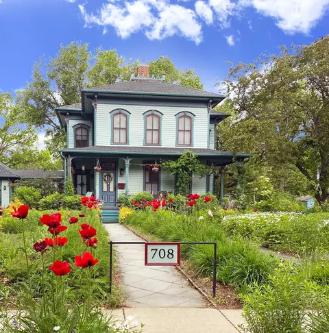 708 Saint Olaf Ave, Northfield, MN 55057