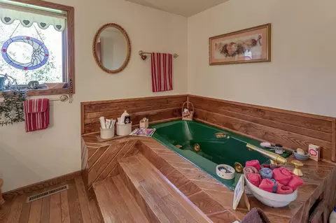 Bath - 9925 Saint Mathias Rd, Brainerd, MN 56401 photo 3 of 4