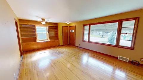707 S 3rd Ave, Albert Lea, MN 56007 photo 3