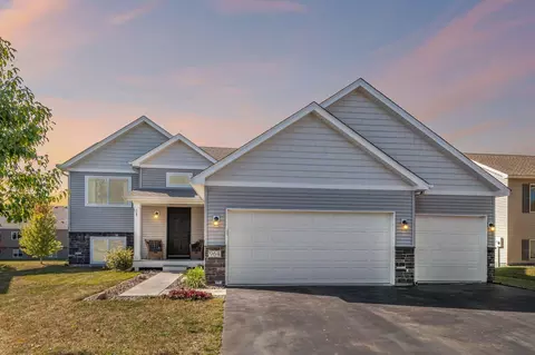 964 Ivy Hills Rd, Belle Plaine, MN 56011