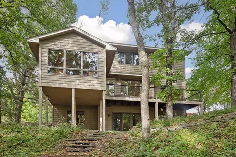 2210 Bonnie Ln, Saint Paul, MN 55119