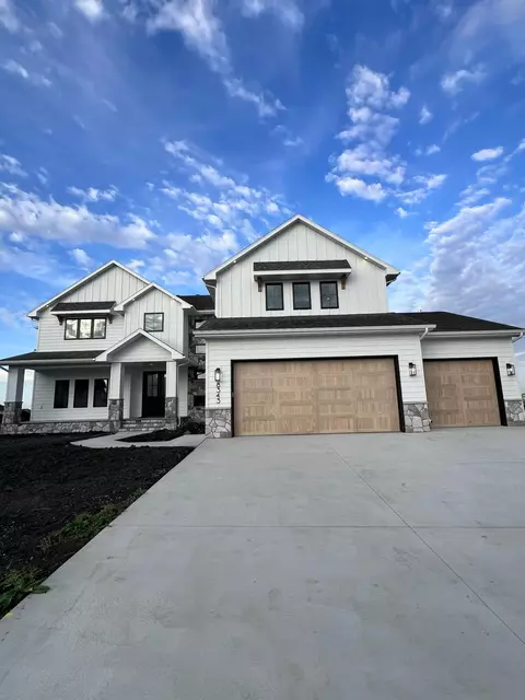 8343 59th St S, Horace, ND 58047