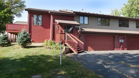 2106 9th St E, Glencoe, MN 55336