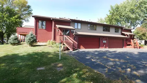 2106 9th St E, Glencoe, MN 55336 photo 2