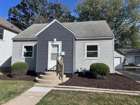 1047 S Oak Ave, Owatonna, MN 55060