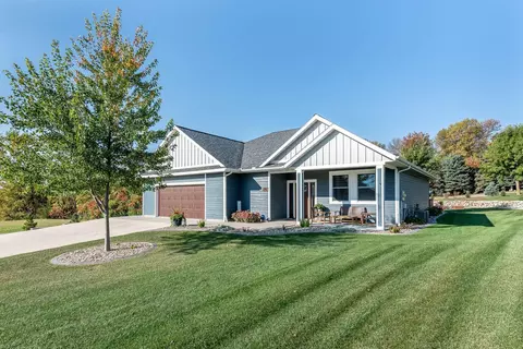 135 Shoreview Dr, Elysian, MN 56028