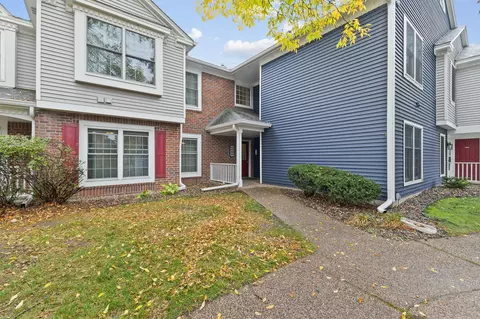 7471 W 110th St, Bloomington, MN 55438