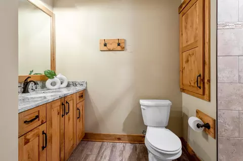 Bath - 20060 Vine St, Excelsior, MN 55331 photo 10 of 11