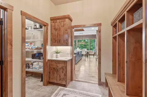 Entry Way - 20060 Vine St, Excelsior, MN 55331 photo 2 of 4