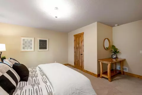 Bedroom - 20060 Vine St, Excelsior, MN 55331 photo 4 of 9