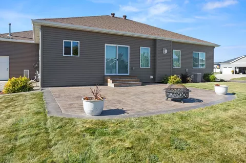 Exterior - 3671 Crimson Loop S, Fargo, ND 58104 photo 5 of 10