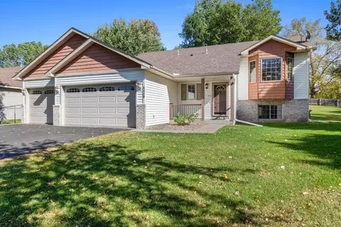 6408 Cassiopeia Ct, Lino Lakes, MN 55038