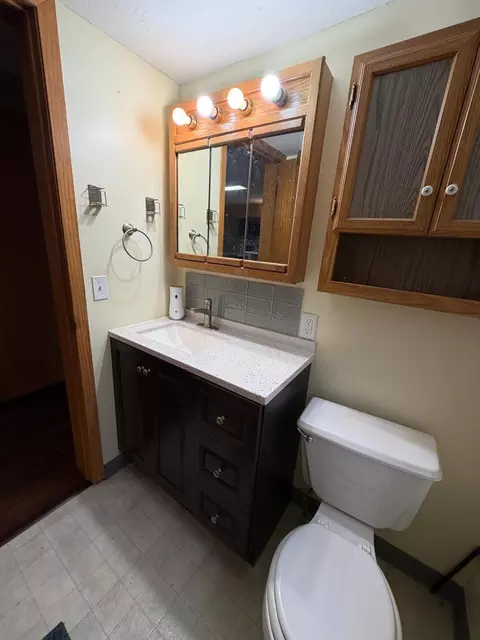 Bath - 1208 Webster St, Lisbon, ND 58054 photo 1 of 3