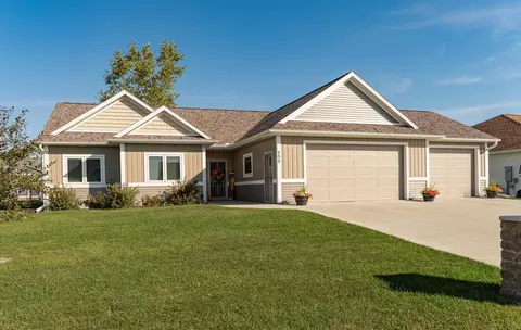 250 7th Ave SE, Plainview, MN 55964
