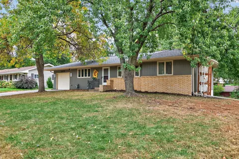 2670 Quail Ave N, Golden Valley, MN 55422