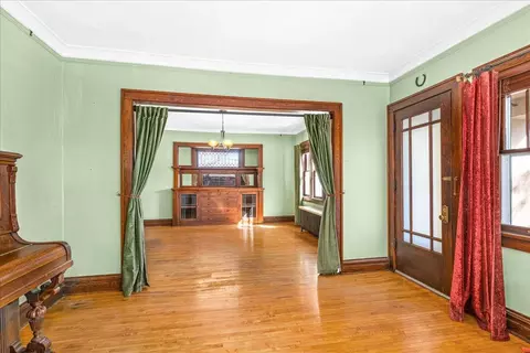 Living - 1417 E 10th St, Duluth, MN 55805 photo 5 of 6