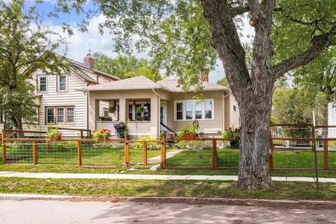 1417 E 10th St, Duluth, MN 55805