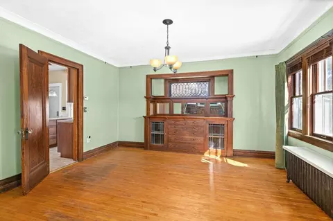 Living - 1417 E 10th St, Duluth, MN 55805 photo 4 of 6