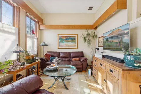 301 Selby Ave, Saint Paul, MN 55102