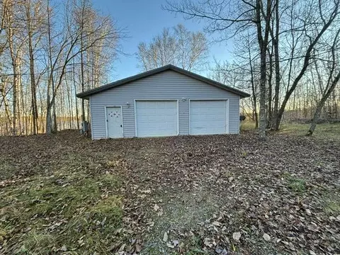596 Columbo St, Bovey, MN 55709