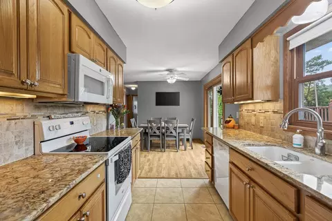 Kitchen - 2237 Maple Ln E, Maplewood, MN 55109 photo 4 of 4