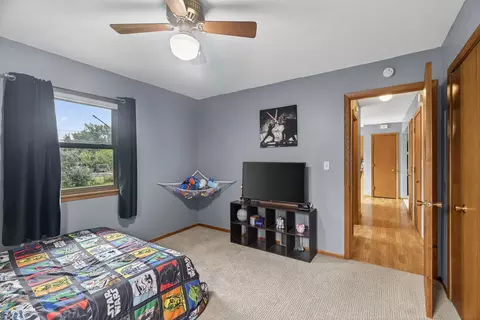 Bedroom - 2237 Maple Ln E, Maplewood, MN 55109 photo 5 of 6