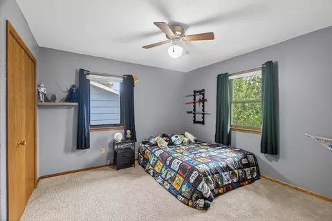 Bedroom - 2237 Maple Ln E, Maplewood, MN 55109 photo 4 of 6