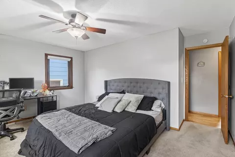 Bedroom - 2237 Maple Ln E, Maplewood, MN 55109 photo 2 of 6