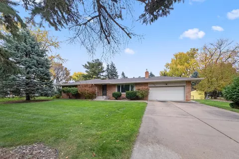 1756 Fry St, Falcon Heights, MN 55113