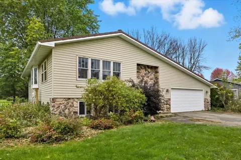 443 Oak St, Woodville, WI 54028