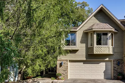 6831 Stonewood Ct, Eden Prairie, MN 55346